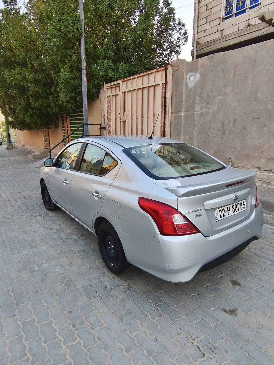 للبيع كفاله ضربه صبغ تبديل عده طخه جاملغ الامامي الأيسر صار بي خسفات ثنين زغار كسر مكينه حداديه تخم تأير تبريد كله كفاله مديل 22 سنويه ل 2029 مكان بصره بزبير هندي سياره مو مصري سعر 105 وبيها مجال لشراي الي يجيني ويكلي ب 90و95 يسمع حجايه مو زينه والشراي بخدمته والاسعار معروفه *********** واتساب *********** شريحه واكرر السعر 105 وبي مجال الي يشووفها غاليه عليه يعبر المنشور
