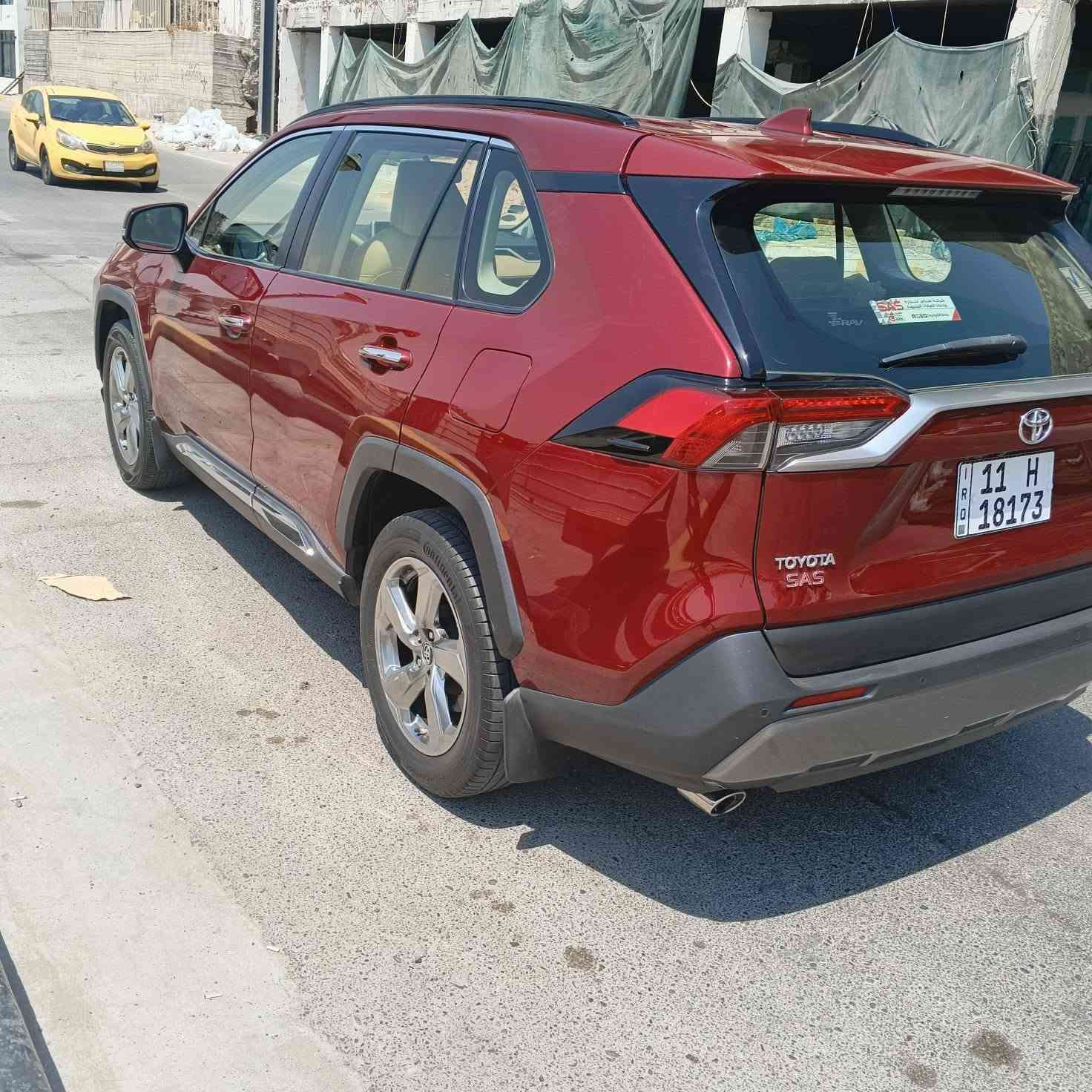 تويوتا راف فور RAv41/1ا 2019على مواصفات بالخليجي ساز كلين تايتل كفاله كير ومحرك مامفتوح لوك سنويه جديده رقم جديد و سياره بسمي شرط التحويل بالحكتور لايتات امامي خلفي زينون +LED لايتاتAUTo ويل كروز حجم كبير سقف بانوراما على طول السقف  فور ويل4WD حساس امامي خلفي بصمه ابواب+تشغيل +تشغيل عن بعد+صندوق شقط+كهربائي+كشنات كهرباء +كشنات جلد لدات داخلين تحكم استيرن فول+تحديد سعره+تبريد لمس بيانو +شاشه اعطال مودات قياده -sport+Eco,+NoRMAL اشاره بالمرايه محرك 5؛2 الممشى 77الف كم لتواصل *********** ملاحظه اخوان الشراي والجناي الحقيقي يتصل ويتدلل واني الممنون
