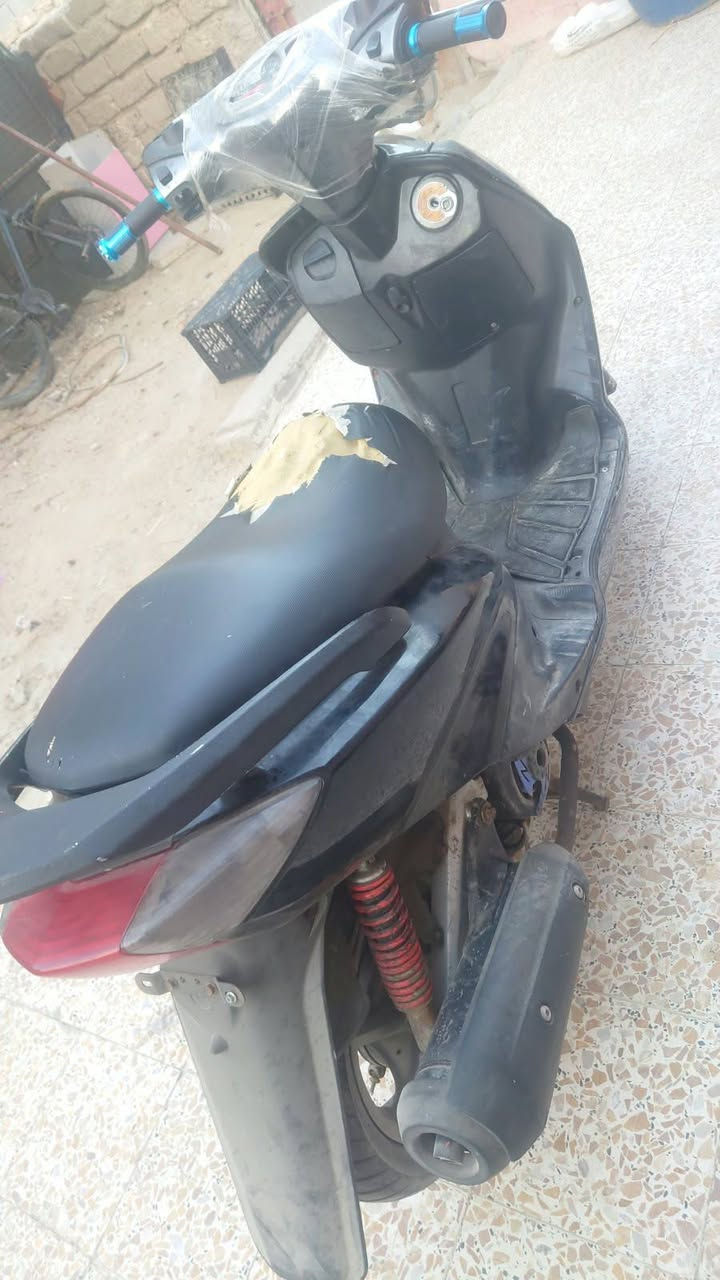 سكنس نثيه للبيع كهربائيات شغاله  بس الاشاير ما يشتغلاً سلف وهندر شغالات مكينه مجفته مره واحده بس ولفات مبدله لا اكثر 640 سعرهه قفلل قفلل *********** مكاني بصره كرمة علي شارع الحلاف قرب جامع الامام المهدي (عج)
