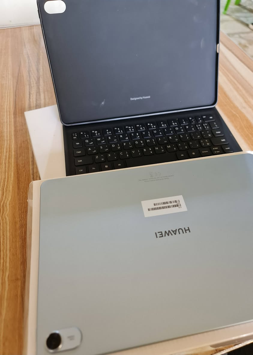 باد HUAWEL Matepad 11.5
ذاكرة 256
كامل ملحقاته ويا شاحنه كيبورد مامفتوح ابد
نضافته 90٪
بس بي فطر بنص خفيف مامبين 
ماصالي هواي من مشتري صاله 6 اشهر هيج لسادس وهسه كملت الحمدلله 
باد كلش حلو وشاشتة ورقيه مانعه للنعكاس الضوء 
انا ماخذه ب500 ورايده ب425 
اشراي يطب واتساب ولي بس يعامل لايتعبني 
مكاني سوق الشيوخ تجي تشوفه وتفحصه 
رقمي واتساب موجود ***********
