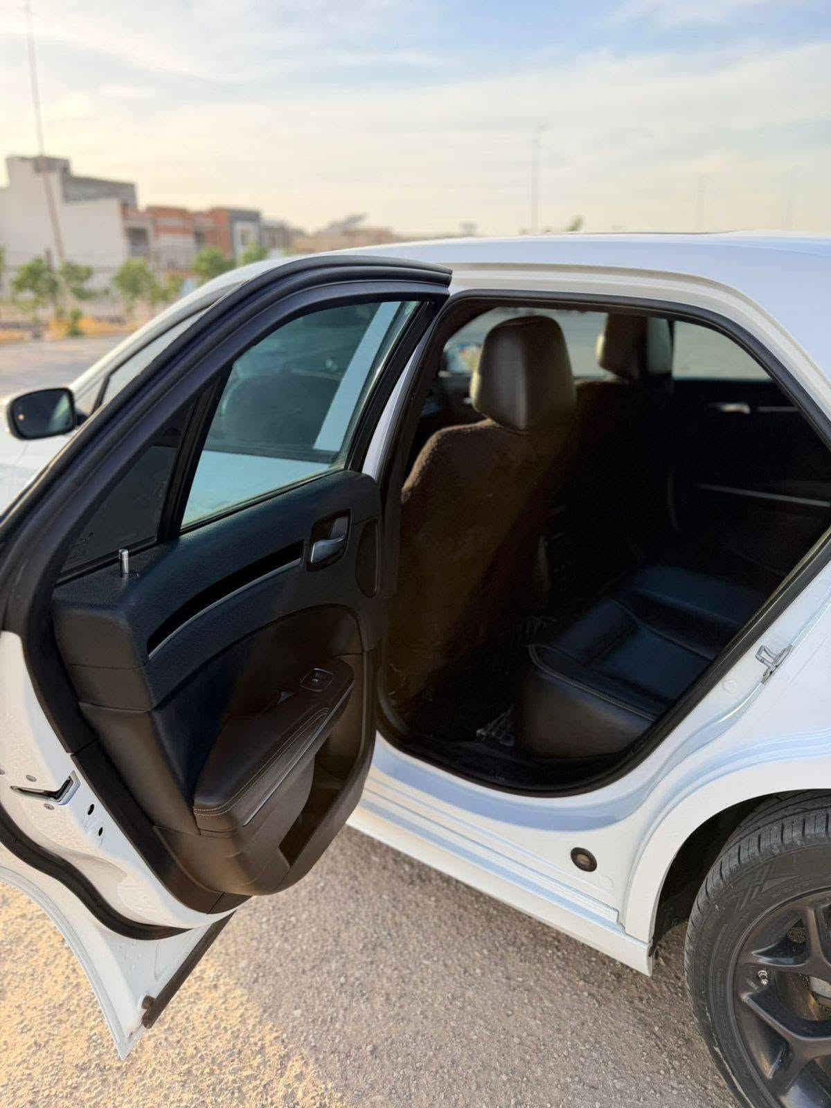 كرايسلر 300S • ٢٠٢٢ • ٦١ الف مايل
