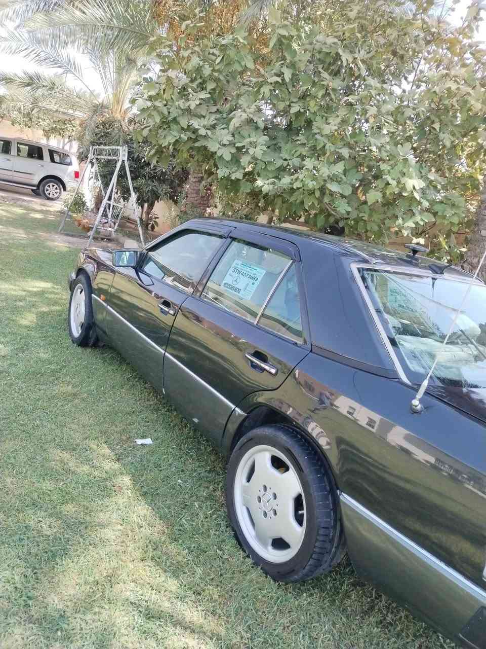 السلام عليكم مارسيدس دب موديل ٩١ تحويل مباشر تبريد شغال جاهزه السياره  السعر ٤٧ المكان سامراء ***********
