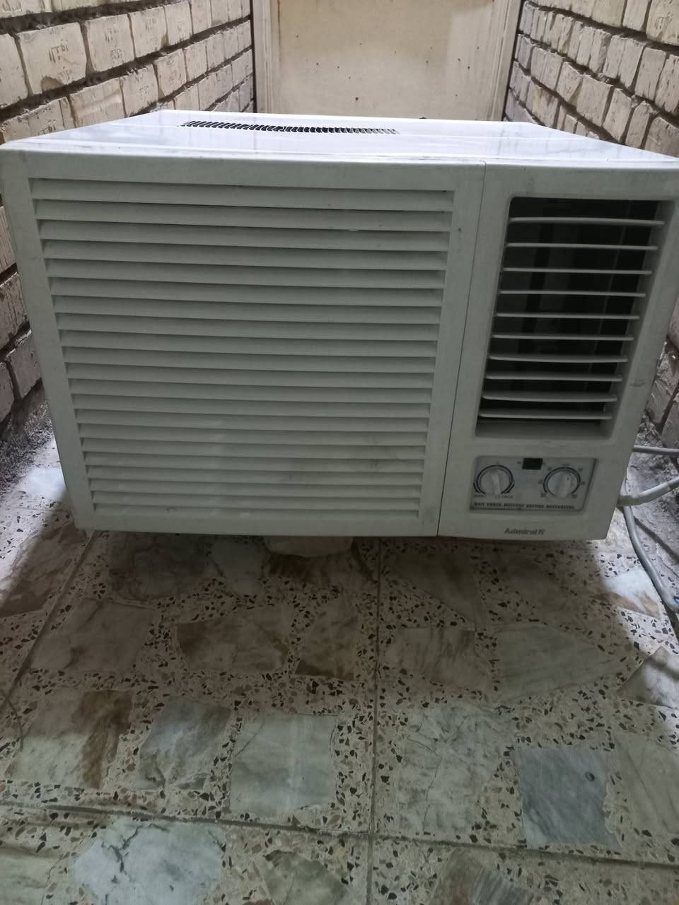 مكيف طنين٢روتري جنيلان بروده خير من الله جهاز كلش نضيف بعدا الا امين ثانيه سعر٢٥٠ رقم ***********
