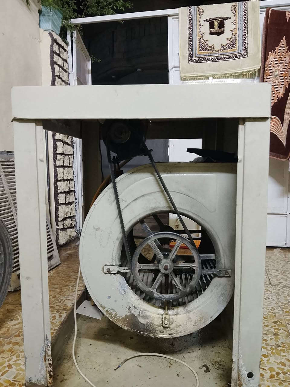 السلام عليكم 
مبردة الاندلس حجم 3500 جديدة گشر أخو النظيف الماطور شغال واترپم شغال جاهزة من كل الاحتياجات السعر 125 الف للتواصل *********** .
