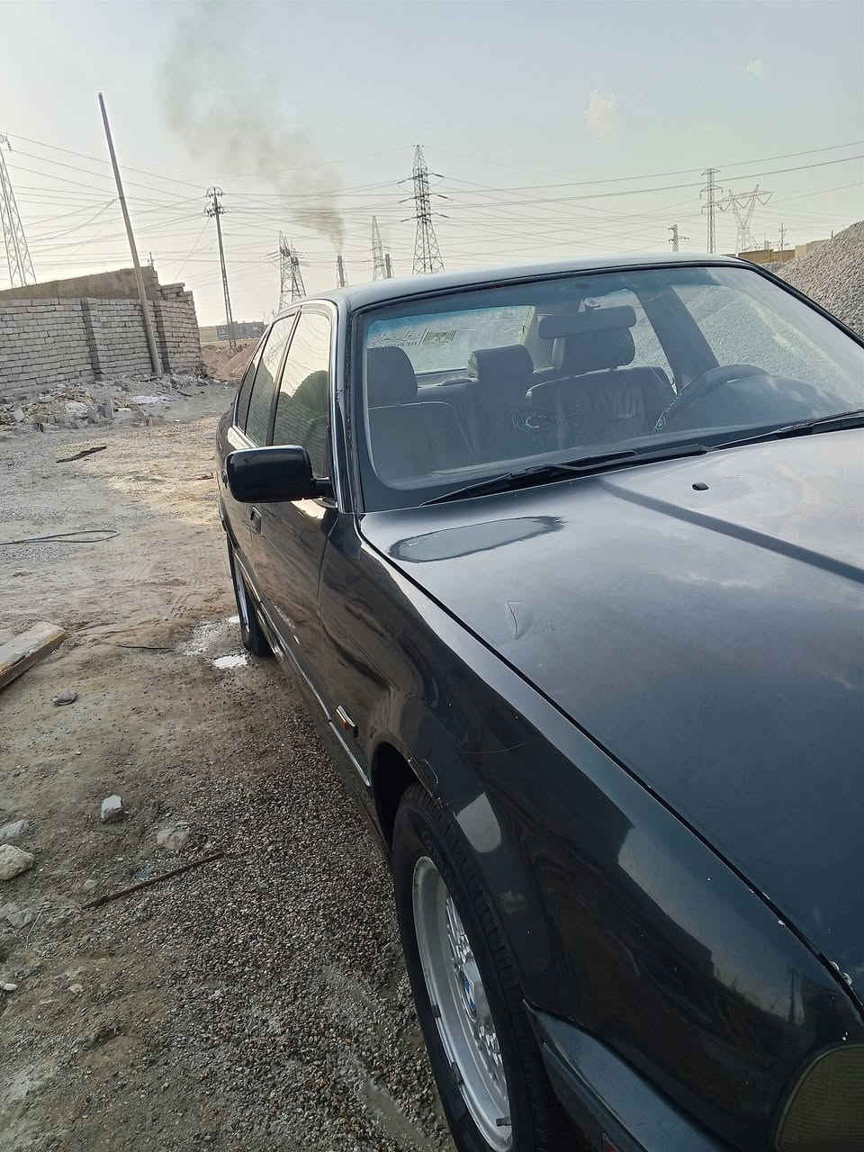 سلام عليكم بي ام 1991 سنويه لا 28 بيه مكينه تبخر والكير كلجاته تعبانه راعيه بل ناصريه مشروع وطني سعر 30 وبيه مجال سياره حلوه الرقم***********
