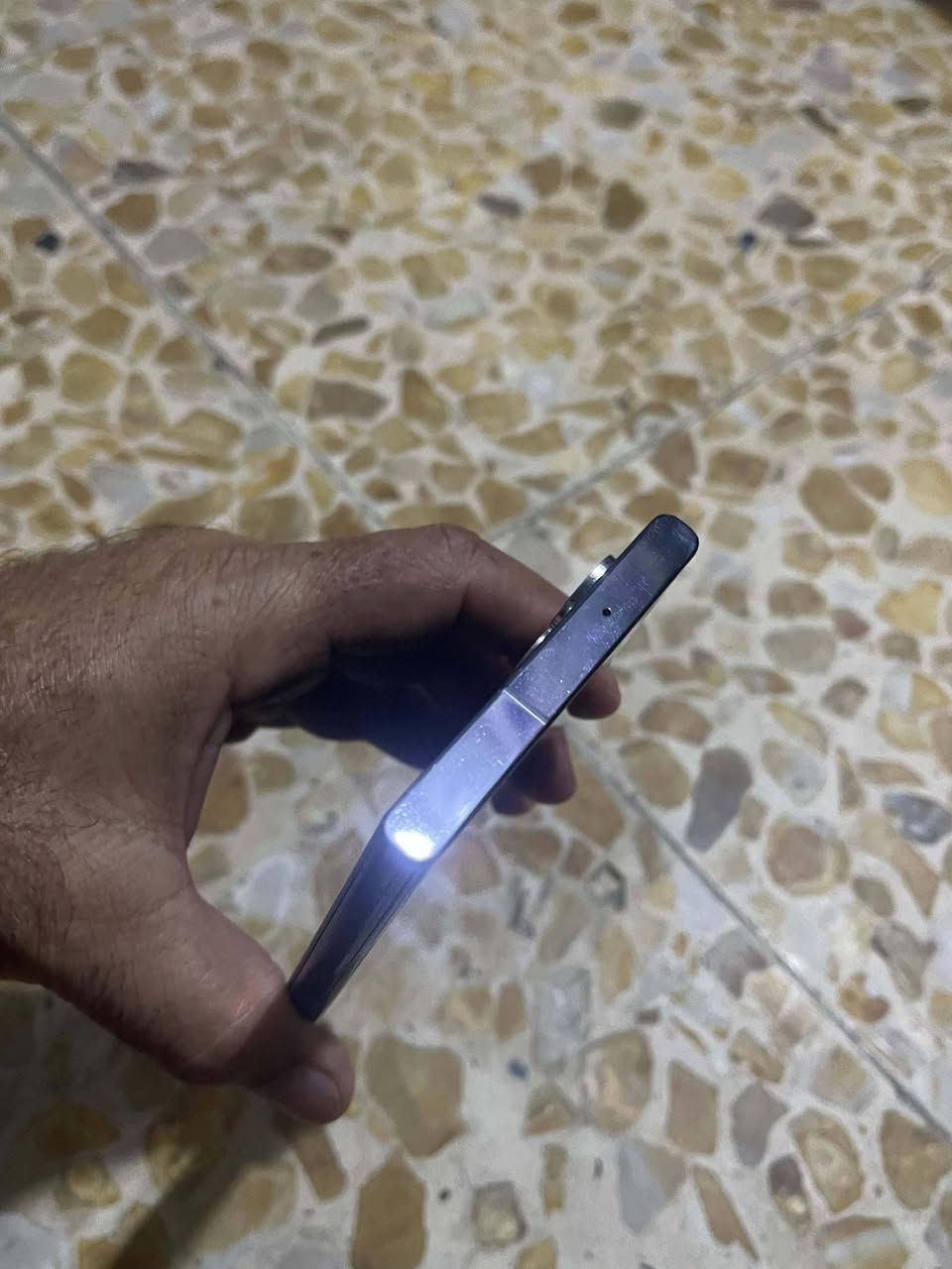 سامسونك  s 23 ultra  ذاكره  512 امريكي لون كحلي مرغووب نضيف جداً  السعر 725  المكان البياع تقاطع درويش  ***********
