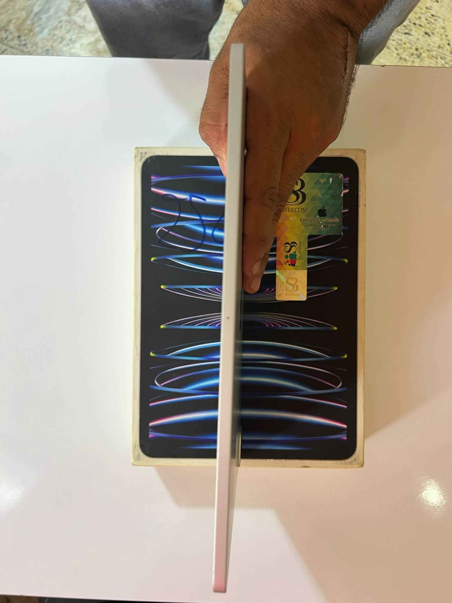سلام عليكم عندي آيبادات m1 بطاريه 91 ذاكره 256 بدون ملحقات سعره 550قفل 
وعندي m2 بطاريته 80 ذاكرة 256 كامله ملحقات سعره 600 قفل بدون عموله 
بغداد ***********
