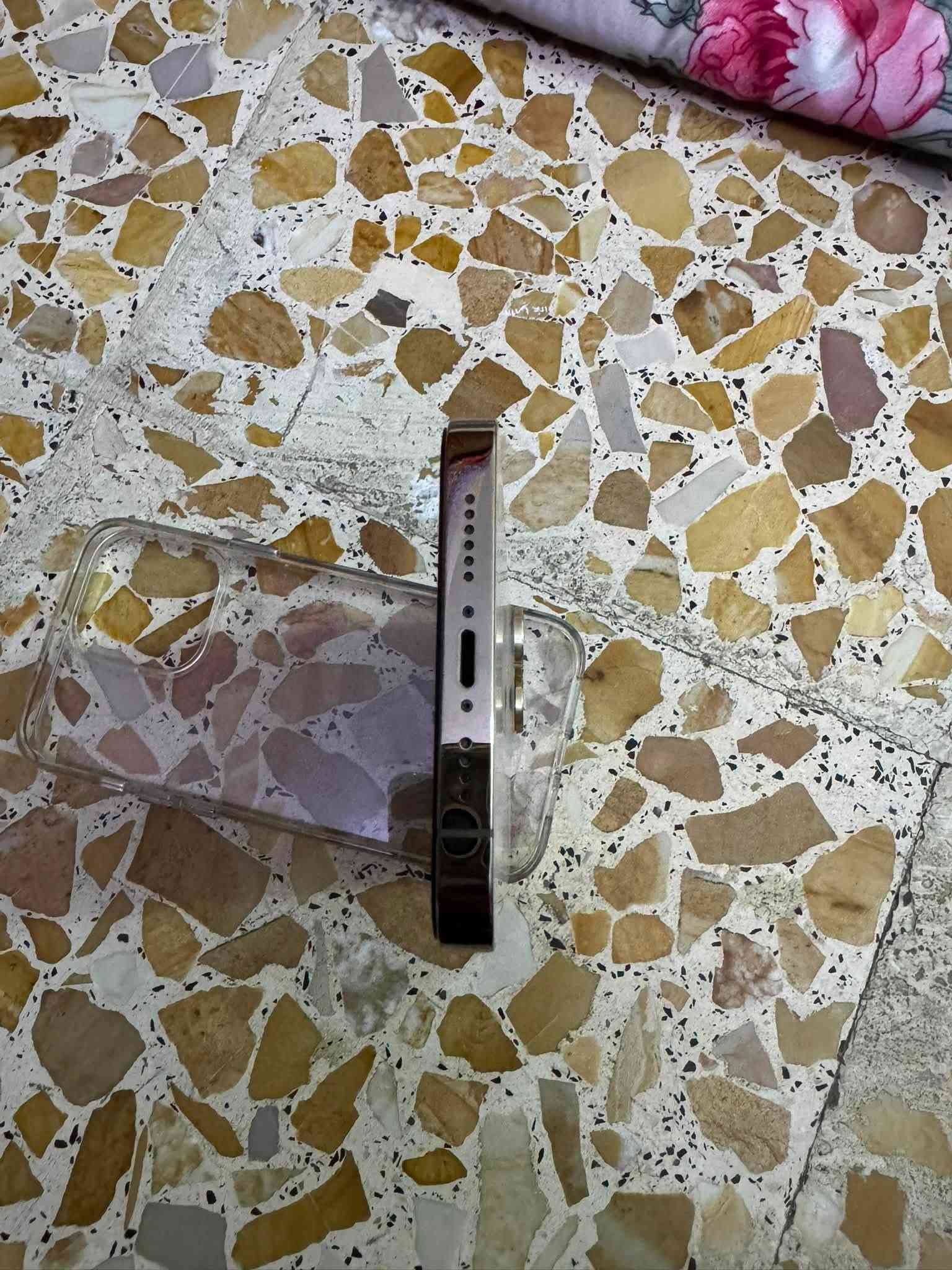 ١٣ ابر ماكس بدل شاشه من ابل الاصيل الذكراة ٥١٢ البطاريه ٨٨ لتليفون جديد النضفه ١٠٠بل ١٠٠ السعر ٦٥٠ لف المكان بغداد مدينه الصدر ***********

نص مكتوب في الصور:
- ٨:٢١
- القطع والخدمة
- تجمع Apple سجل تاريخ القطع والخدمة، وهذا السجل يعرض معلومات عن هذا الـ iPhone وحالته وتفاصيل إصلاحه. معرفة المزيد...
- سجل تاريخ الخدمة
- الشاشة
- أصلية
- حول الاسم iPhone إصدار iOS 26.6.1 اسم الطراز iPhone 13 Pro Max رقم الطراز MLED3LL/A الرقم التسلسلي FCMCW3T0VG سجل تاريخ القطع والخدمة الأغاني الفيديوهات الصور السعة ٥١٢ غ.ب. متوفرة ٤٩٦,٢٥ غ.ب. عنوان Wi-Fi E8:5F:02:A9:82:D1