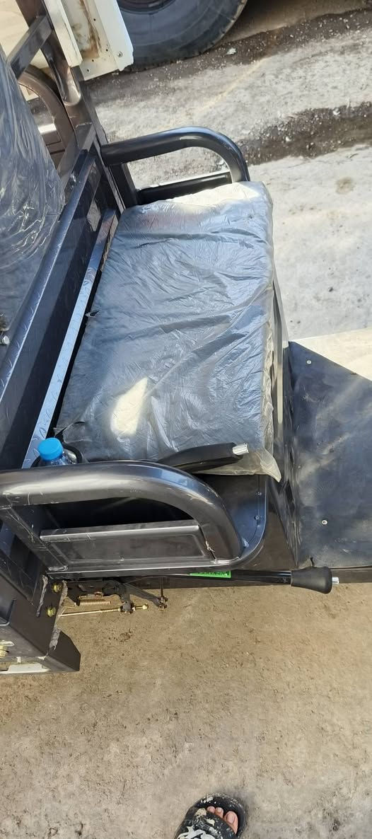 السلام عليكم مره رخصة الادمن  ستوته شحن جديد 5بطاريات او وياها قمريه  او محجر سعرها مليونين  بيها مجال صالي شهرين من اخذتها الرقم *********** واتساب متواجد
