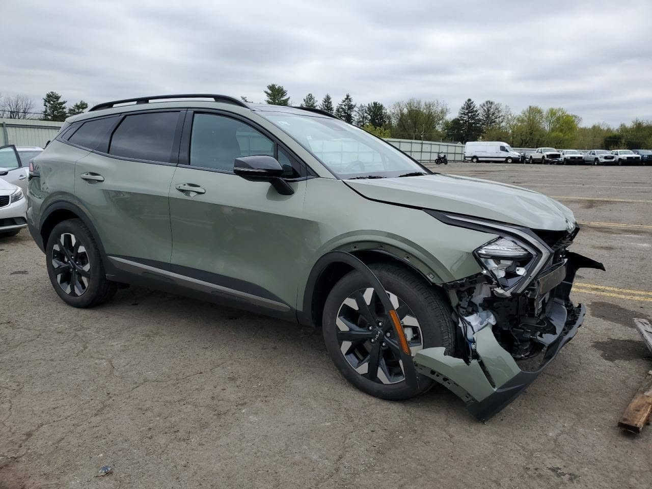 كيا سبورتج موديل 2024  فول لمتدد
kia sportage SX-prestige AWD
الموديل : 2024
الون :  زيتوني  

فول فول مواصفات اعلى فئة بلسبورتج 
سيارة جديدة
وارد امريكي 
الضرر : موضح بصوره 

مواصفاتها :-
1. محرك 2500 GDi
2. كير 8 نمر
3. بانوراما
4. بصمة : تشغيل - ابواب - صندوك
5. صندوك كهرباء ذكي
6. شاشة كبيرة على طول الدشبول دجتل كامل 
7. كيجات الكترونية متغيرة حسب الوضعيات
8. انظمة القيادة : سبورت - سمارت - نورمال
9. كشنات جلد 
10. كراسي كهرباء فول تحكم مع كشن ميموري 
11. اضواء ترحيب عند الاقتراب مع ترحيب داخلي عند الصعود او المغادرة
12. شحن وايرليس
13. هاند بريك بصمة
14. اوتو هولد
15. كاميرات 360 مع كاميرات بالاشارات الجانبية مع وضعيات مختلفة للكاميرات
16. فول رادارات امامية وخلفية وجانبية
17. تحديد مسار ذكي
18. قيادة أليه ذكية
19. نقطة عمياء
20. كروز سرعة
21. تبريد وتدفئة كشنات مع تدفئة ستيرن
22. سستم صوت هارمان كاردون 
23. خزن كشن سائق ميموري وضعيتان
24. اشاير بالمري
25. تشغيل عن بعد
26. شاشة لمس متغيرة لتحكم الميديا او لتبريد
27. ستيرن فول تحكمات 
السعر 218 وبيها مجال بسيط 
مكاني بابل 
للستفسار اكثر يرجا الاتصال***********
