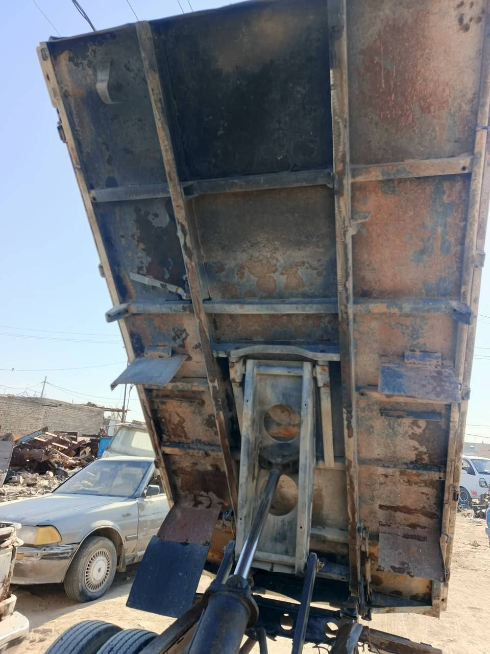 السلام عليكم تيوته راس الثور موديل 98سنويتهه لل27مكينتهه كير مضخه تخم تاير جديد سياره نضيفه للبيع ‏‪***********‬‏
