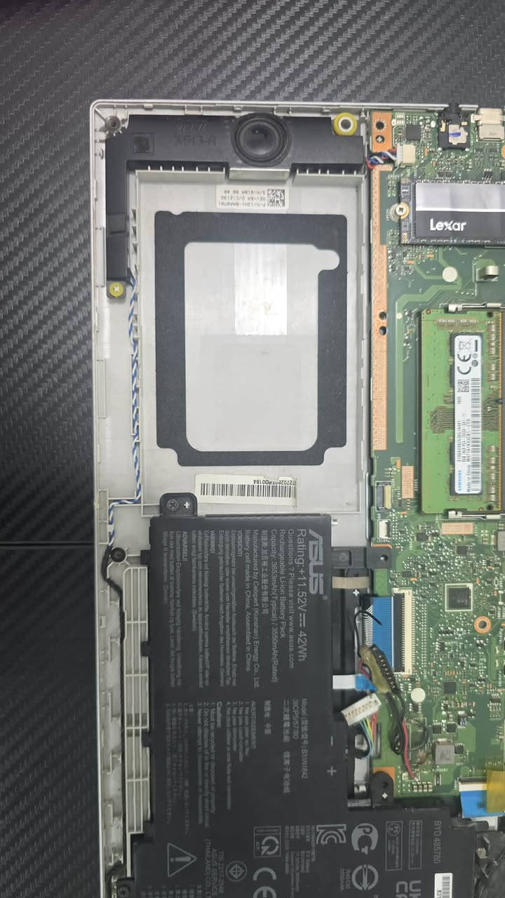 Asus Vivobook 15 • i5 الجيل 11 • ما بيها بطارية