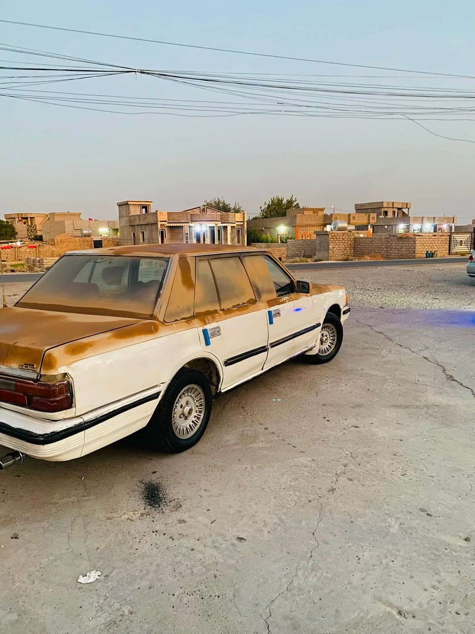 السلام عليكم للبيع 
كراون سوبر موديل 84
رقم فحص نينوى 
كير محرك الأصلي شرط شلع جير 
صدر جديد طبه 
تواير نص عمر 
كهربائيات شغاله 
شاشه ٤ سماعات 🔊 
سياره حلوه حيل مال جناي 
السعر ١٨ وبيه مجال قليل 
رقمي ***********
