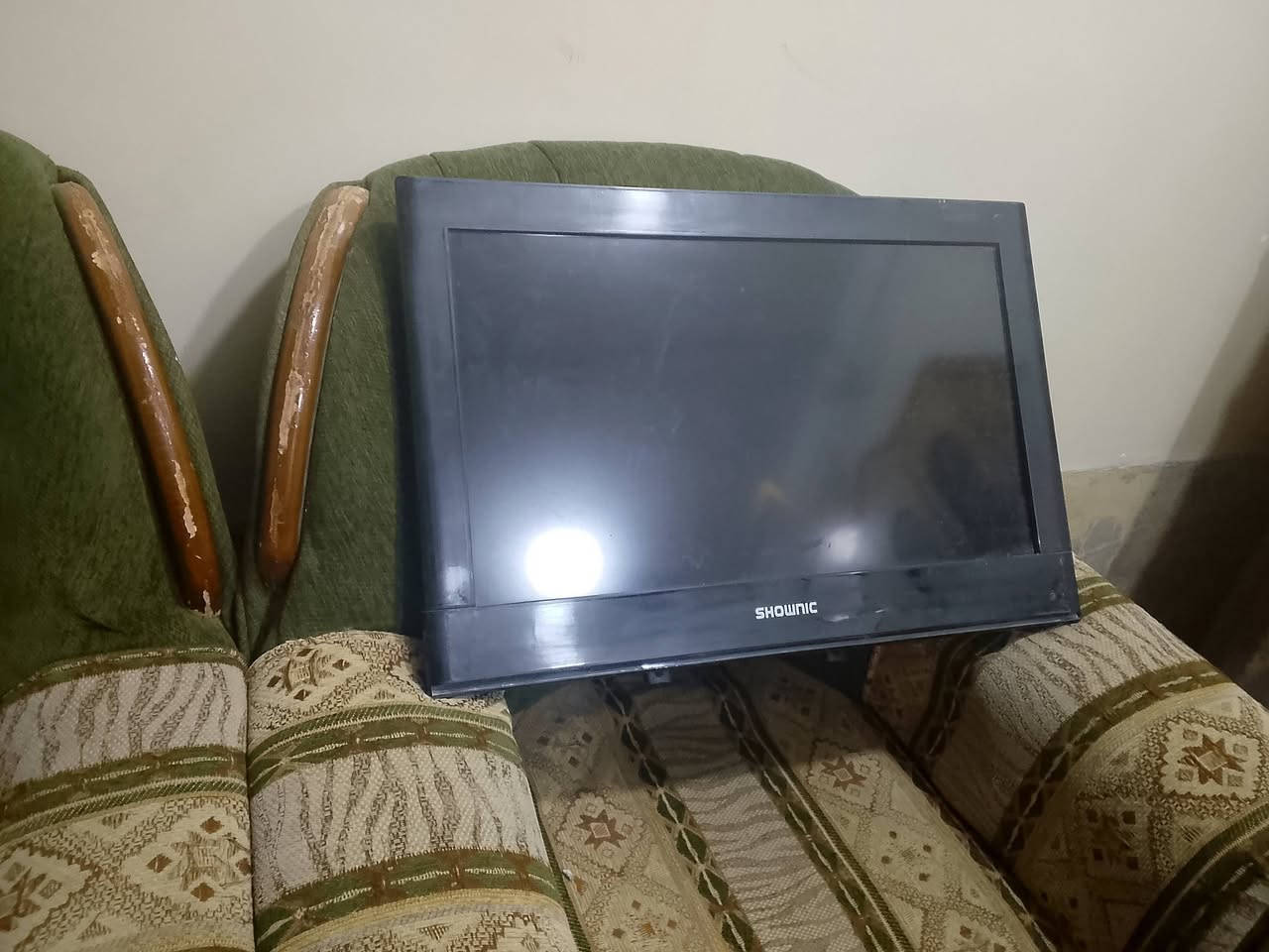 ثلاجه صغيره • مكينه خياطه • بلازما ٣٢