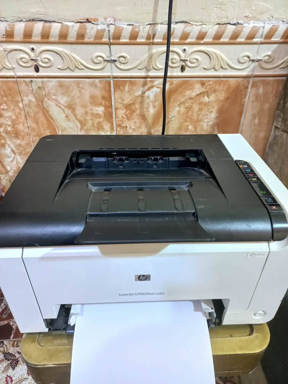 السلام عليكم
طابعه hp كاترج 
دقه حلوه نضيفه 
125 الف وبيها مجال 
***********
