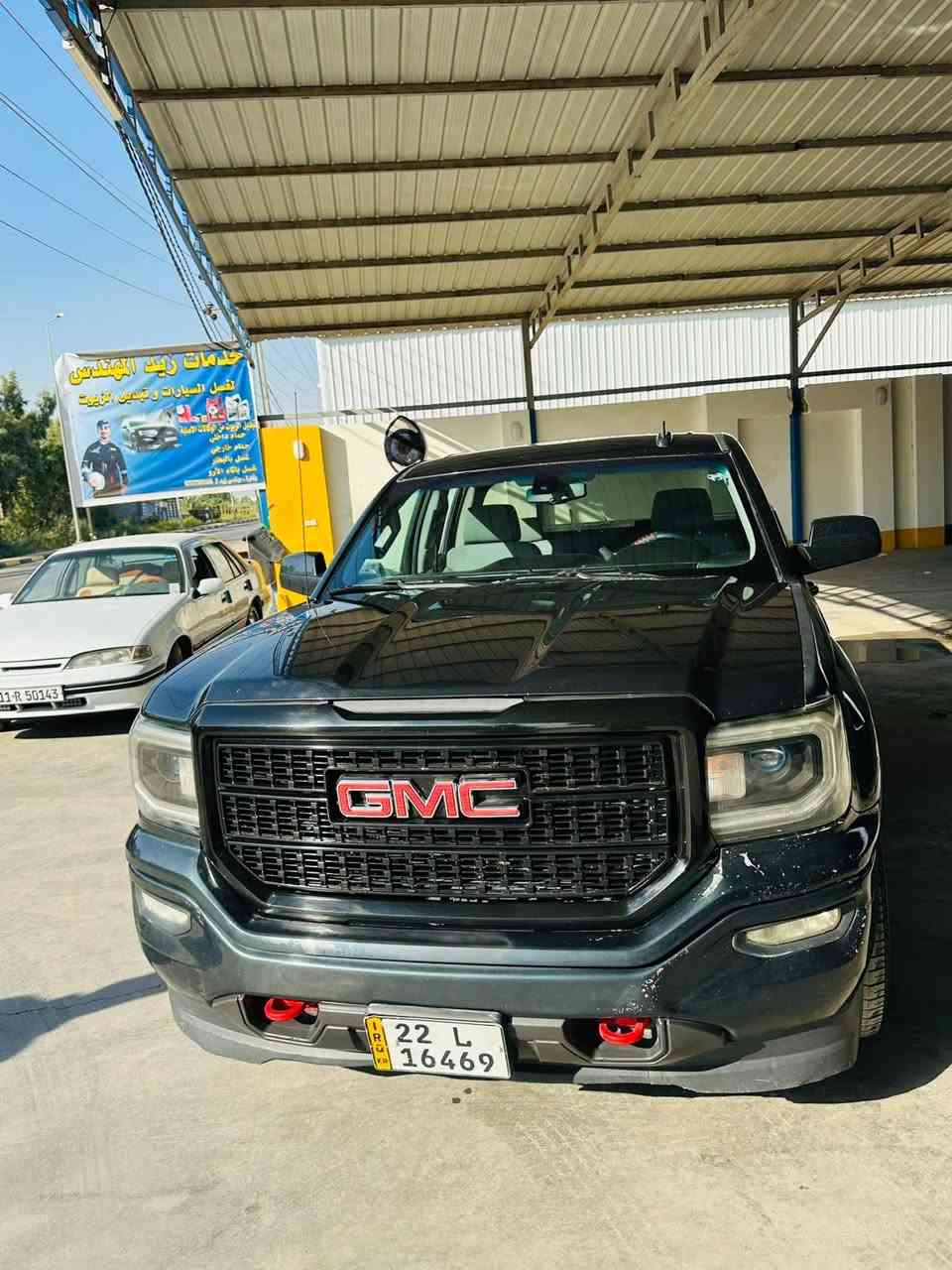جمسي سيرا 17 باب قصير بيها جاملغ امامي فقط جهة السايق 
السعر 175 وبيها مجال 
ترهم مرواس بسيارة أقل 

***********
***********
