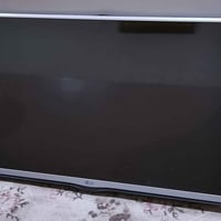 LG • شاشه مكسوره • ٣٢عاديه