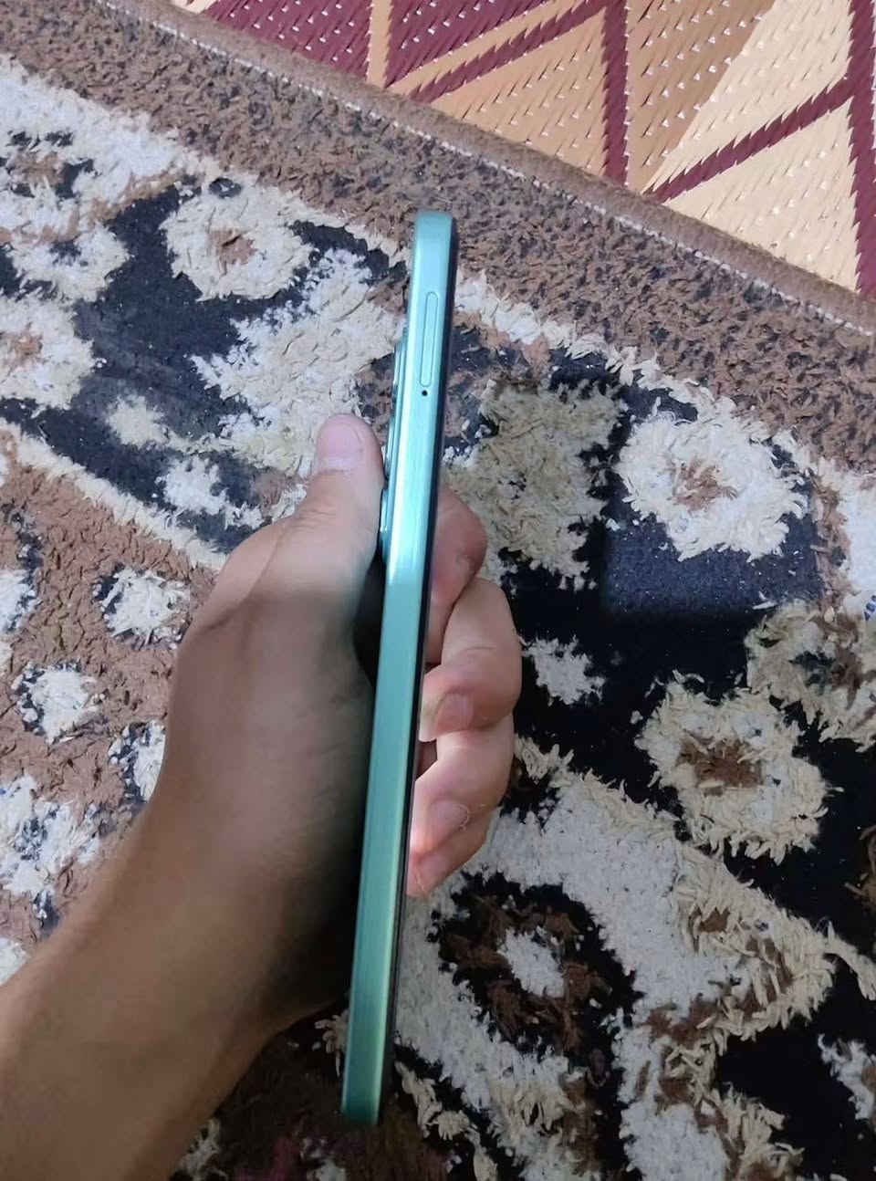 السلام عليكم جهاز انفنكس هوت50 بدون كارتونه وشاحنه جهاز ممتاز فطر جدأ بسيط وغواش بالكامرة الذاكرة 256 وعشوائية 6+6 معالج g100ويكون 60ببجي السعر 145000الف الاتصال ***********
