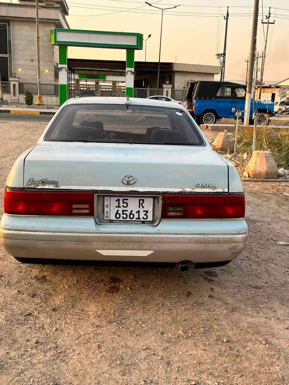 بطه ١٩٩٤ سعره ٤١ سياره مرتبه وحلوه وكاعده تخم تاير نقص كمبريسر يعني بيه بس ما يشتغل  سياره بسمي رقم أنباري ***********

