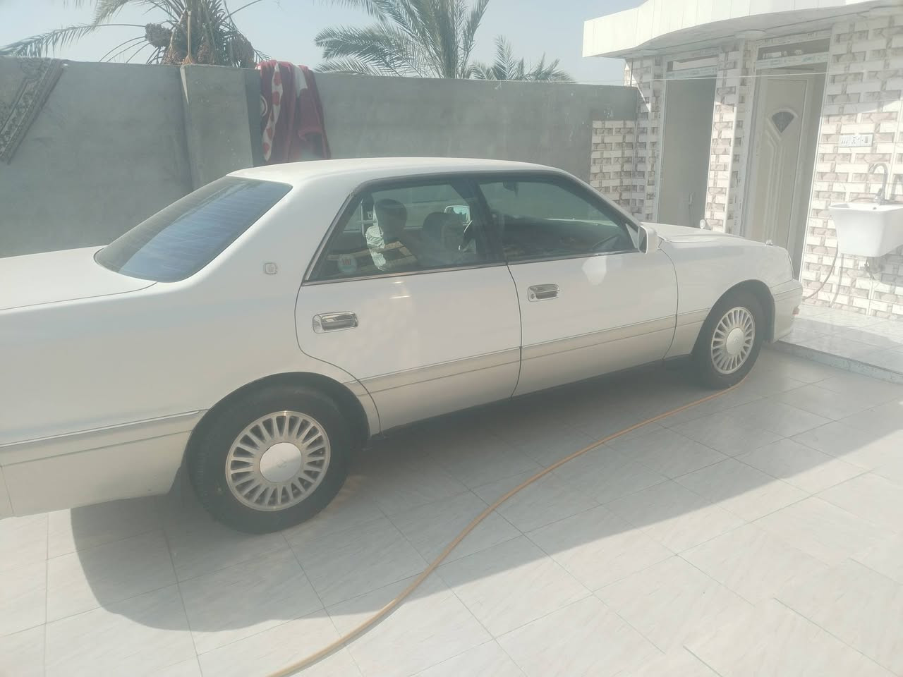 سلام عليكم ورحمة الله سياره راس الثور موديل 96سياره باسمي مكفوله ظربه  والعيب الشرعي والمداور ثاني يوم كير ومكينه وحداديه وتخم تاير وتبريد ومنظومة زنون متوازي على بيعها بسبب ظروف سياره مال بيت مو مال شغل مخليه جواي من انزل من الدوام بس صار عدي ضرف وصرت ابيع سعرها 95وبيه مجال الشراي يتصل مااجاوب على كل رساله ***********

