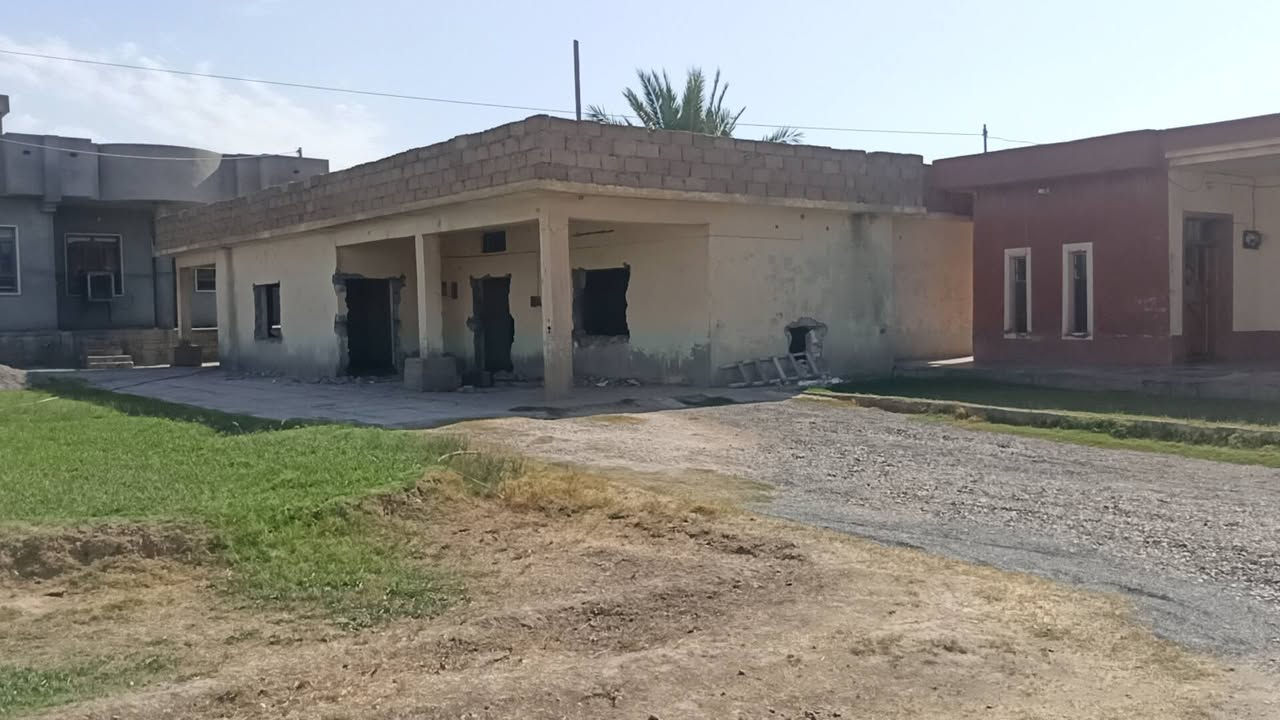 السلام عليكم
السلام عليكم مطلوب كادر تفليش بيوت
عندي هذا البيت اريد افلشو
مكاني الشرقاط قرية شكرا 
الي يحب يشتغل يتصل 

***********
