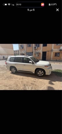 لاندكروز  الموديل 2012 بيها جاملغ عكس السايق فقط صبغ كير مكينه ممفتوحا...