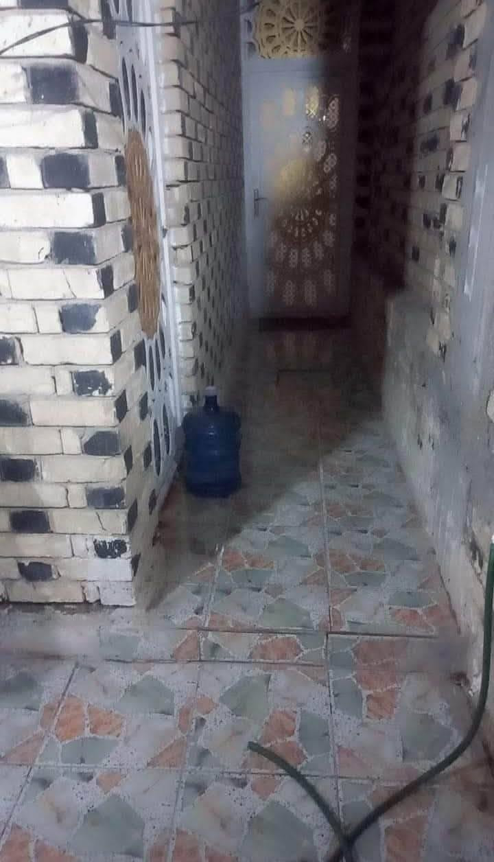عرض 81
بيت 🏠 100م للرهن طابق ونص 
السعر 13 فقط 

الموقع 📌 حي النداء قرب شارع قنبر 

 يحتوي غرفتين و مطبخ و صاله واستقبال وصحيات
للتواصل : *********** //***********

