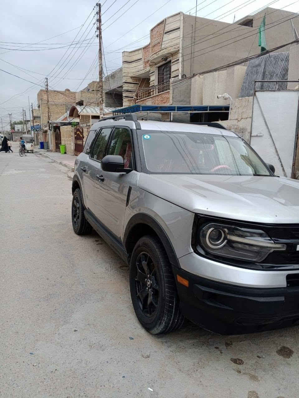 السلام عليكم 
فورد برونكو سبورت FORD 2021
حلوة مرتبه  
- مكفولة كير ومحرك
 وحادثها ،جاملغ يمين وبنيد
ومكانين بارد مكفوله من الصبغ والتبديل 
- ماشية 45 الفmil
- المواصفات/
ـ شاشه ترحيب دجتل  
- محرك 1500 تيربو 
- تحديد مسار 
- كشاف لايت اوتو 
- گير 8 سرع مع مودات قيادة  
-هاند بريك بصمه  
- شاشه كبيره كار بلي +اندرويد اوتو+اواكس+بلوتوث
-كامره خلفيه دوارة 
- مانع انزلاق 
-شاحن type-c
-ماوس انظمة قيادة ثلجي وعادي
-لايتات عدسة زينون led
-سستم صوت bose
-كروز تحديد سرعه 
- اوتو ستوب  اطفاء اقتصادي عند القيادة     
- رادار  امامي لتجنب الحوادث 
-تحديد مسار رادار الخطوط البيضاء
- تحكم ستيرن 
- تحذيرات  تعب السائق اثناء القيادة
وبعد مواصفات هوايه
السعر 138 ورقه بيه مجال حك جيه فقط
العنوان بغداد الدورة 
للاتصال
*********** واتس اب فقط
