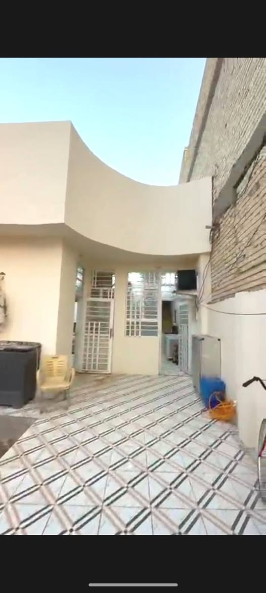 دار للرهن  مساحه 125م بلنجف مقابل ملحق القريه غدير عمود 327بلخط الاول سعر رهن20مليون مده سنه قابل للتجديد 

تفاصيل لبيت غرفه وصاله وستقبال ومطبخ وصحيات وحديقه وكراج جبير للاستفسار اتصل ***********
