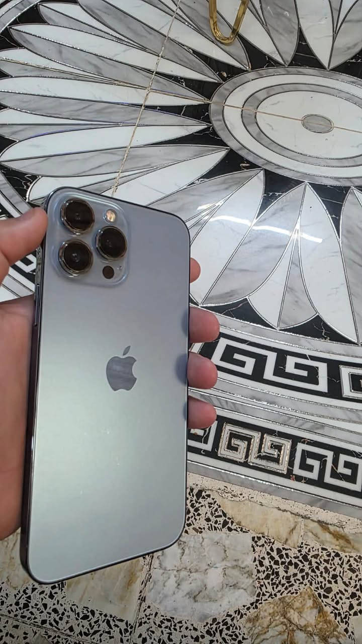 آيفون ١٣ برو ماكس • بطارية ٧٥ • كفالة عامة