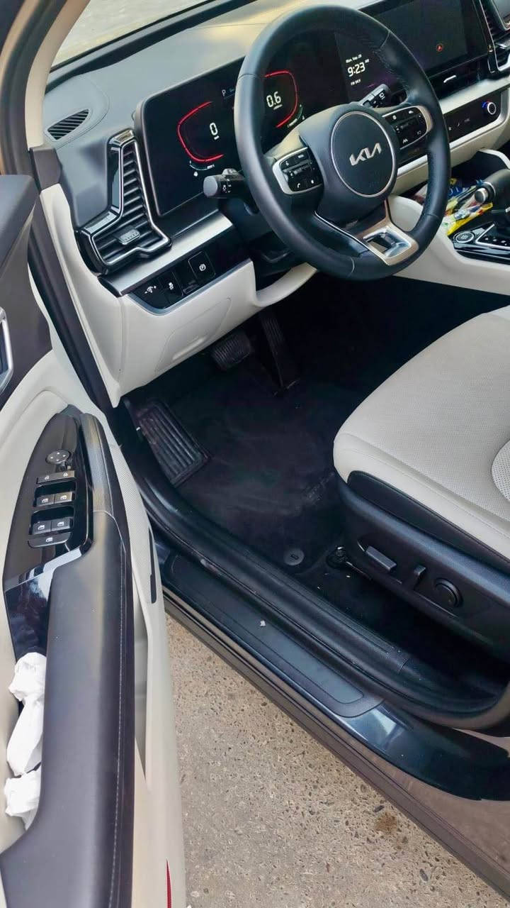 KIA sportage 2024
🆕دخول جديد كاتي اربيل 
🚘حادث جاملغ ودعاميه (مصلح)بدون يرباك 
السياره معروفه مواصفاته الطويله(L)
💹سعر (175)
📍مكان السياره اربيل 
☎️رقم تلفون 

+964 785 585 5565 بغداد, العراق
