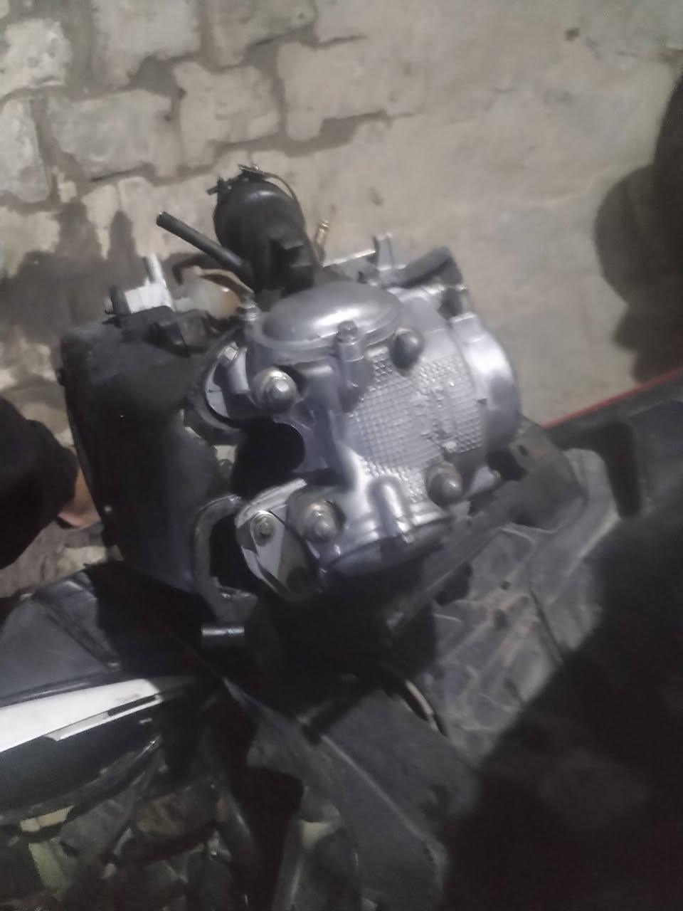 السلام عليكم مكينه سكنس نضيفه كلش شرط الشغل نعومه خرسه المكينه للبيع السعر 150 مكانه بغداد الحريه يوجد توصيل حسب الاتفاق ***********
