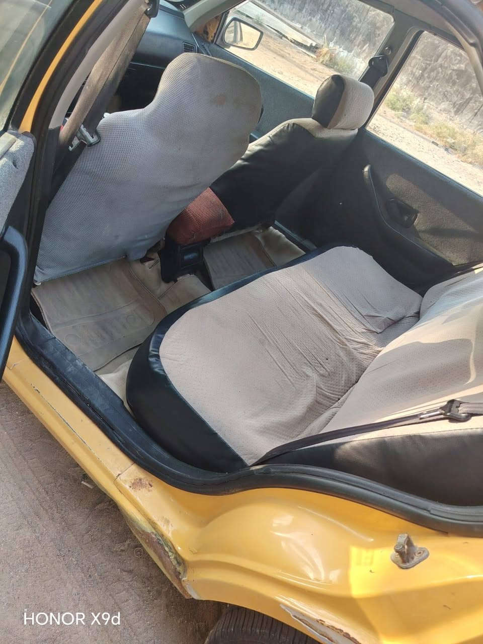 بيجو 405السياره جاهزه مكينه كير تبريد كله جديد ثلج  تخم تاير جديد دواخل نضيفه كلش البدي مكفول مابي ضربه طخات بصيطه السياره مديل 12 لاستفسار ***********

