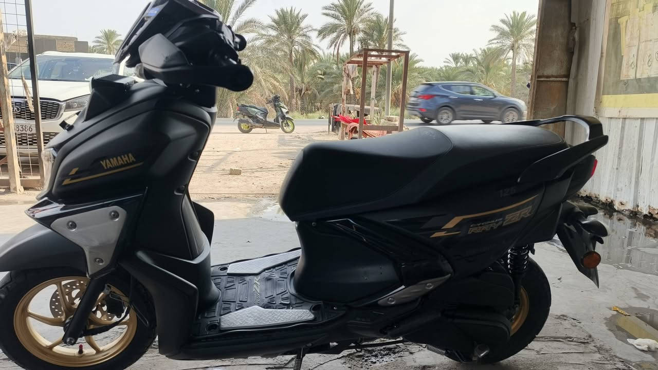 لجمال عنوان
زت ار كلك مو اوراق موديل ٢٥
مكفوله من شخط 
ماشيه قليل كلش (زيرو ) 
لون اسود 
___سعر____(2400) وبيه مجال 
سويجين 
***********
