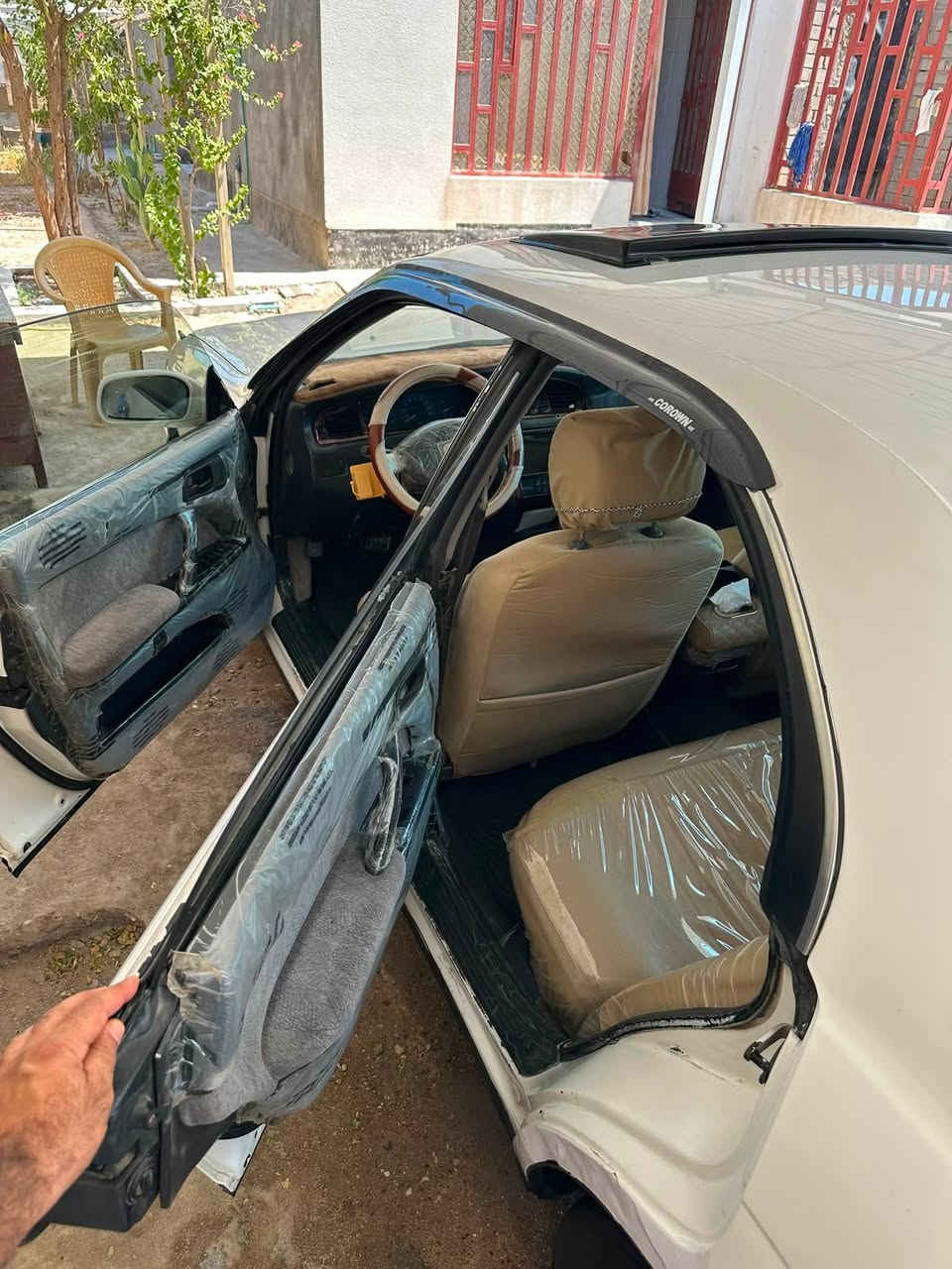 سلام عليكم سيارة بطه منفصل للبيع مكفوله كير ومكينه وتخم تاير  تبريد شغال المكان البصرة قضاء الصادق منطقة باهله السعر٥٨وبيه مجال قليل ***********
