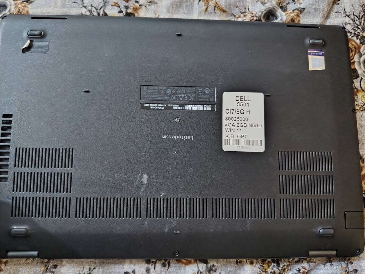 Latitude 5501 للبيع 

الرام 8
الجيل التاسع
الحاسبه نضيفه 
للبيع ب 450 الف
تواصل واتساب /  ***********
