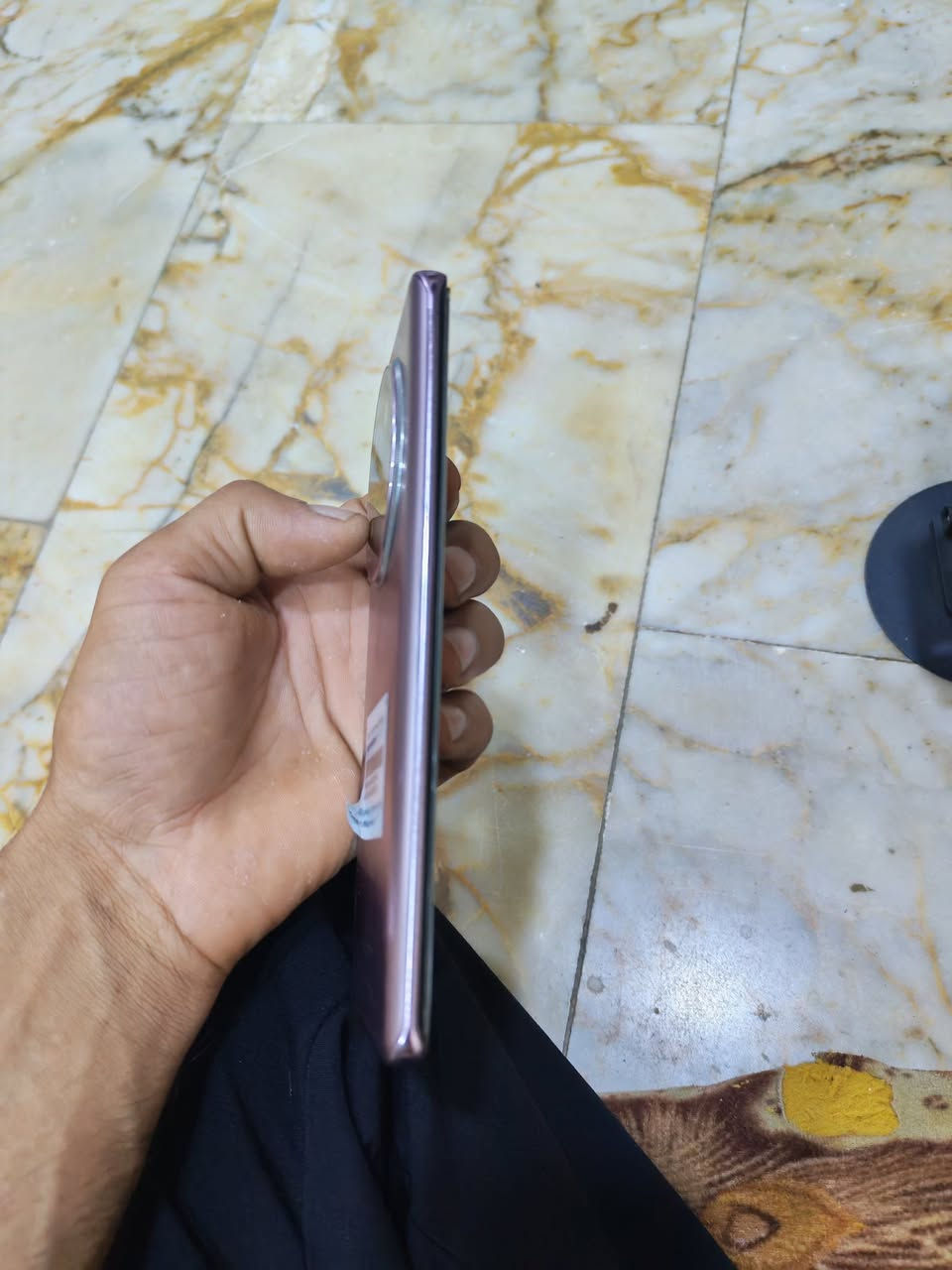 سلام عليكم 
هونر 9سي ذاكره 256 عشوايه 12+12
بطاريه 6600 جهاز مابي اي شكال مكفول من كلشي بي بس هذه لفطر بل باب مامثر علي شراي يجي خاص
