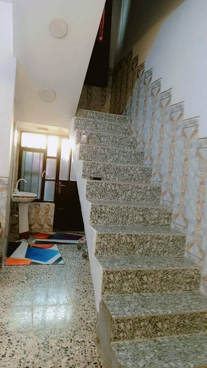 بيت للبيع مساحه 150 متر كامل مكمل العنوان بغداد قضاء المدائن يبعد عن مرقد الامام سيدنا سلمان المحمدي عليه السلام...خمس دقائق... للاستفسار الاتصال على الرقم ***********
