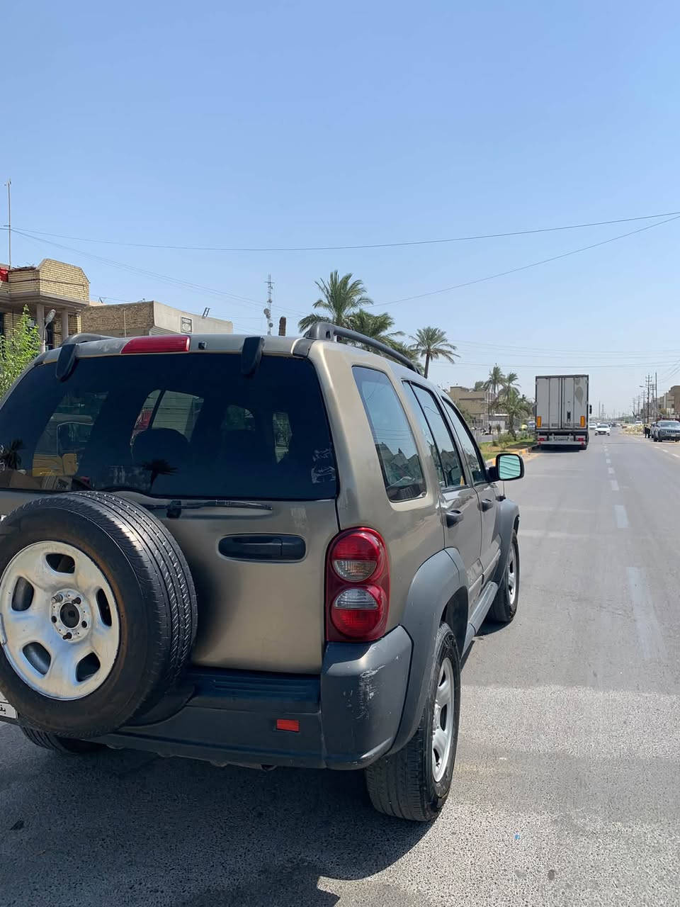جيب ليبرتي 2007
وارد امريكي رقم بغداد انكليزي السياره 

مكينه 3700

تبريد تدفى شغال 

ماشيه 150 الف ميل وقابل للزياده 

ضرر امريكي صندوق فقط 

وبيها طخه في باب الخلفي 

داخل سياره قماش 

مكان سياره بغداد الحرية 

سعر سياره 75 ورقه وبيها مجال 

للاستفسار الاتصال على رقم 

***********‬
