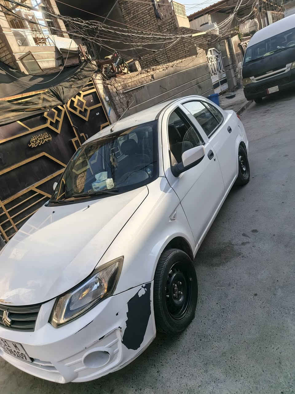 السلام عليكم ساينا 2020 السيارة ماشية 80 بعدها كله على وظع الشركة بيها بس طخة بل ذيل مال جاملغ ومصلحة طاكلها صورة سنوية باسمي مصفرة غرامات وهزة جديدة *********** مكاني الخطيب السعر 60 وبيها مجال مستعجل عل بيع

