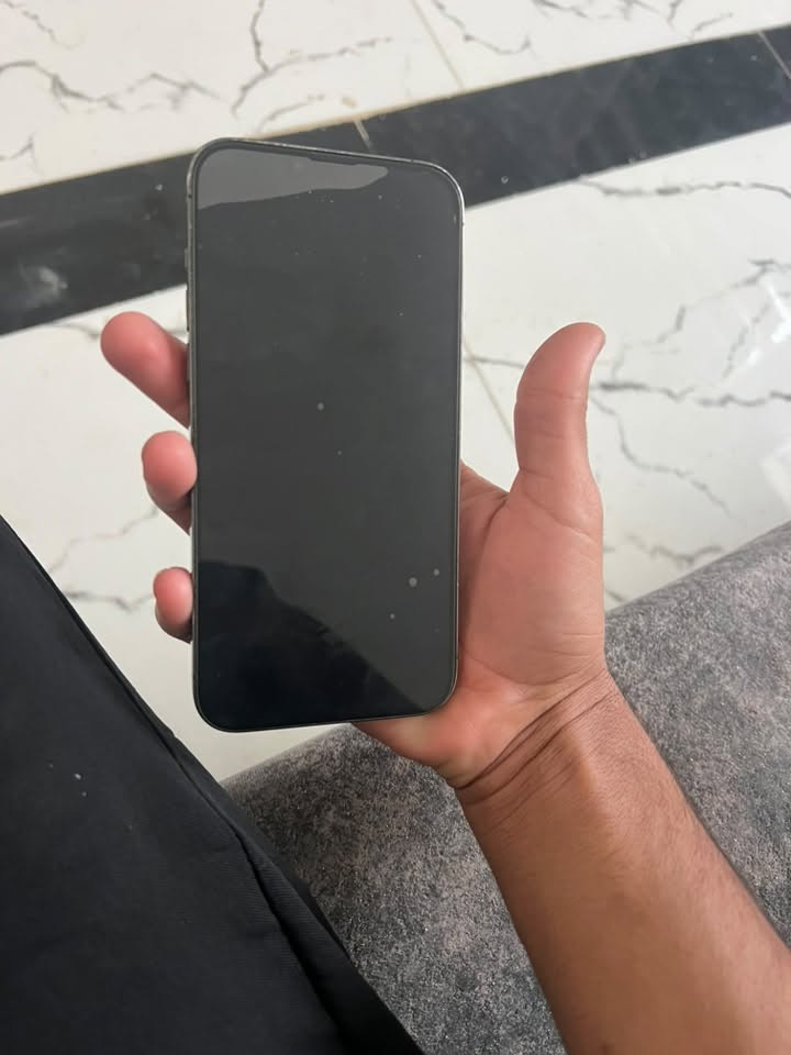 سلام عليكم 13برو ماكس مبدل كامره تفصيخ تقره مستعمله بطاريه81 ذاكره128 النجف السعر 580وبي مجال ***********
