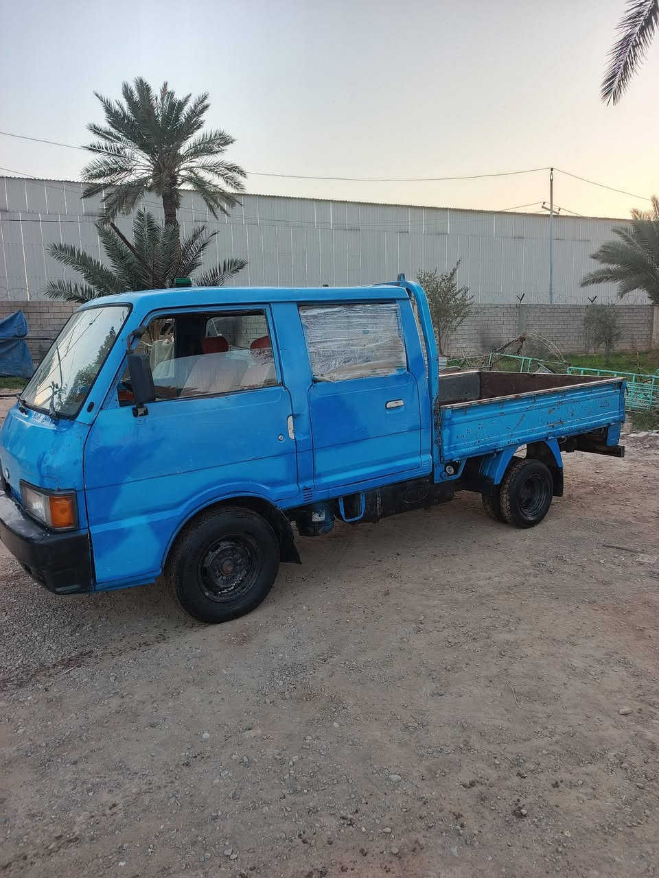 السلام عليكم كيا بنجو للبيع 95 موديل الثانويه ل 28 بيع مباشر سعر 40 بها مجال قليل رقم الهاتف***********/***********
