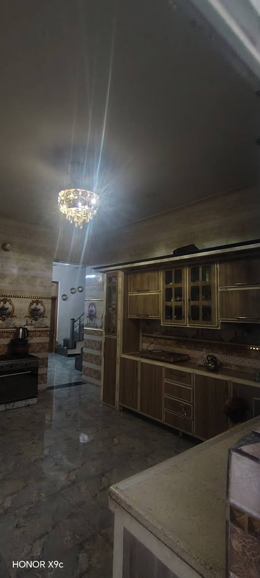 الدار للبيع 220متر
زراعي بناء حديث غرفتين 5x5
صاله 10x5
مطبخ 5x5
استقبال 8x4
صب كونكريت ارضيه بور سلين إيطالي درج مرمر محجر المنيوم بناء طابوق خدمات ماء كهرباء سوق مدارس يبعد عن الشارع العام 50متر شارع تقاطع النهروان السيطره جرف النداف منطقه قريه 10 قرب صيدليه النموذجيه قريه 10
***********
***********
