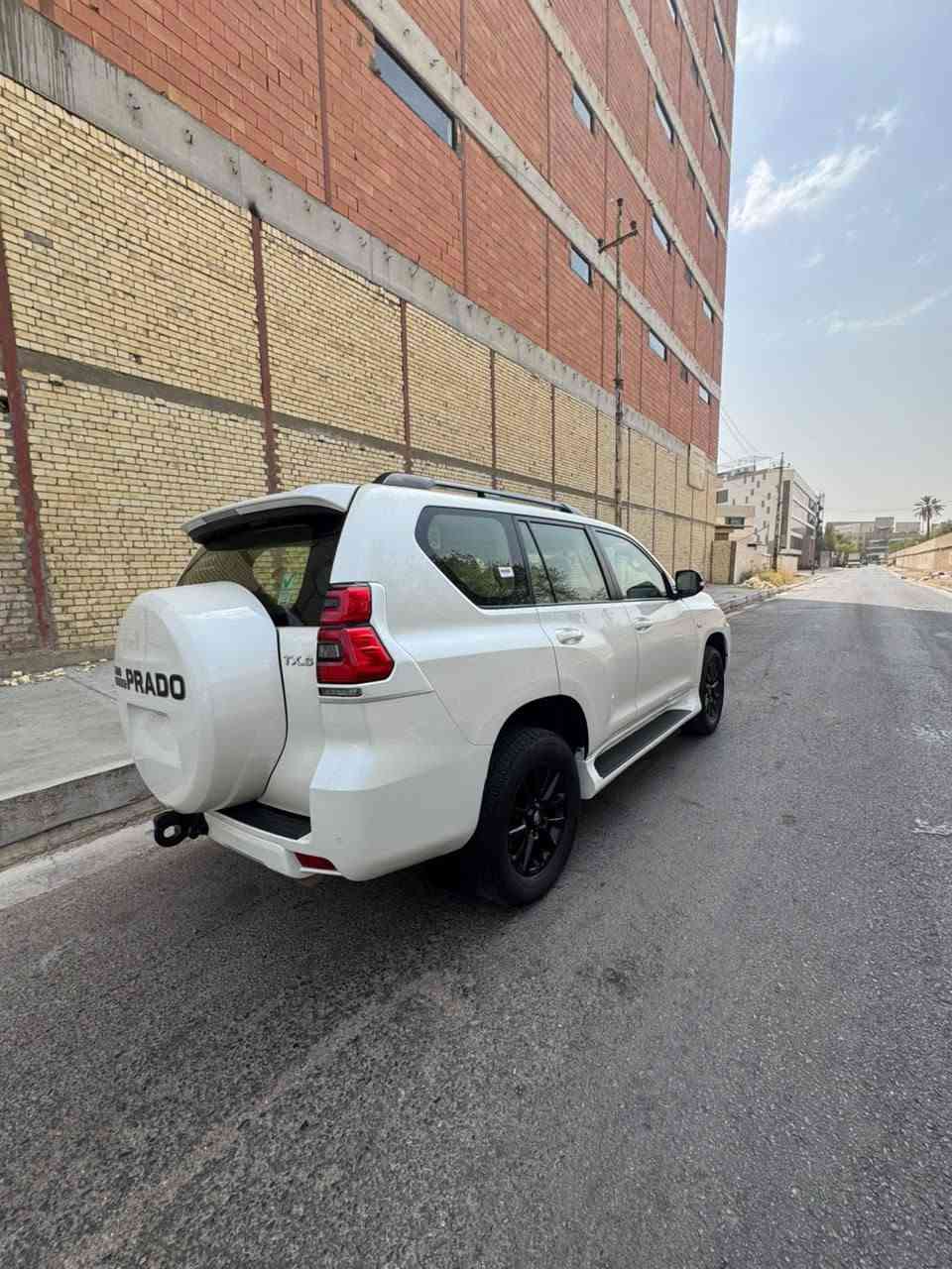 السلام عليكم تويوتا برادو 2023 رقم اربيل بأسمي سنويه 
سلايد كشنات كهرباء جلد 
حساسات أمامية حساسات كامره ثلاجة استلام شركة ايد وحده مكفوله من كلشي ماشيه 25 الف 
سعر 480 مكانها بغداد 
***********
