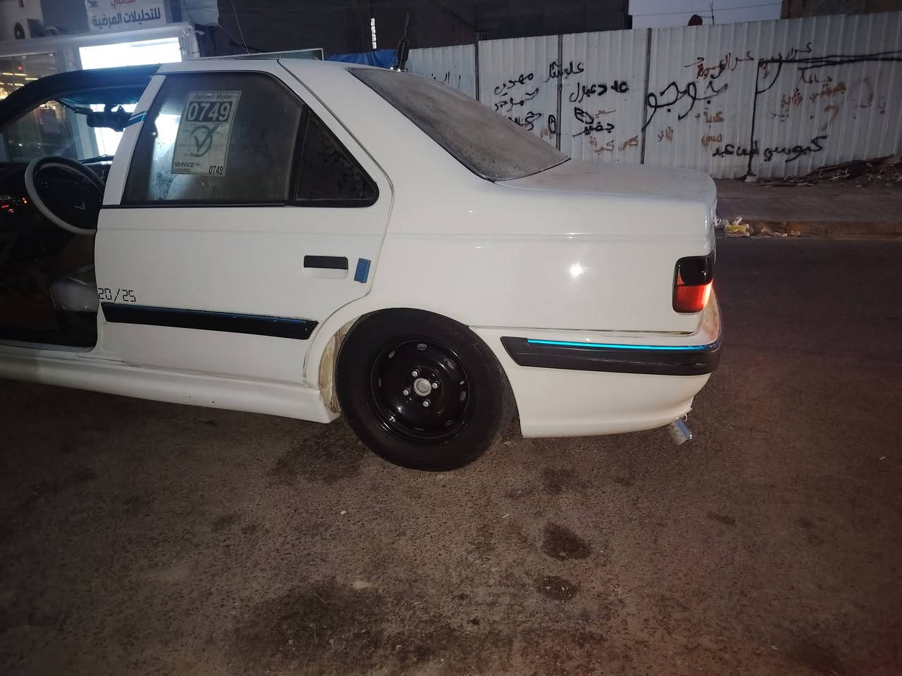 بيجو. باص. 2018   بيه. جاملق  خلفي. طخه   سيارة. مال. بيت. نضيفه.  سعر 58 بيه. مجال.  بصيط   مكان. جسر. ديالى القديم. ***********
