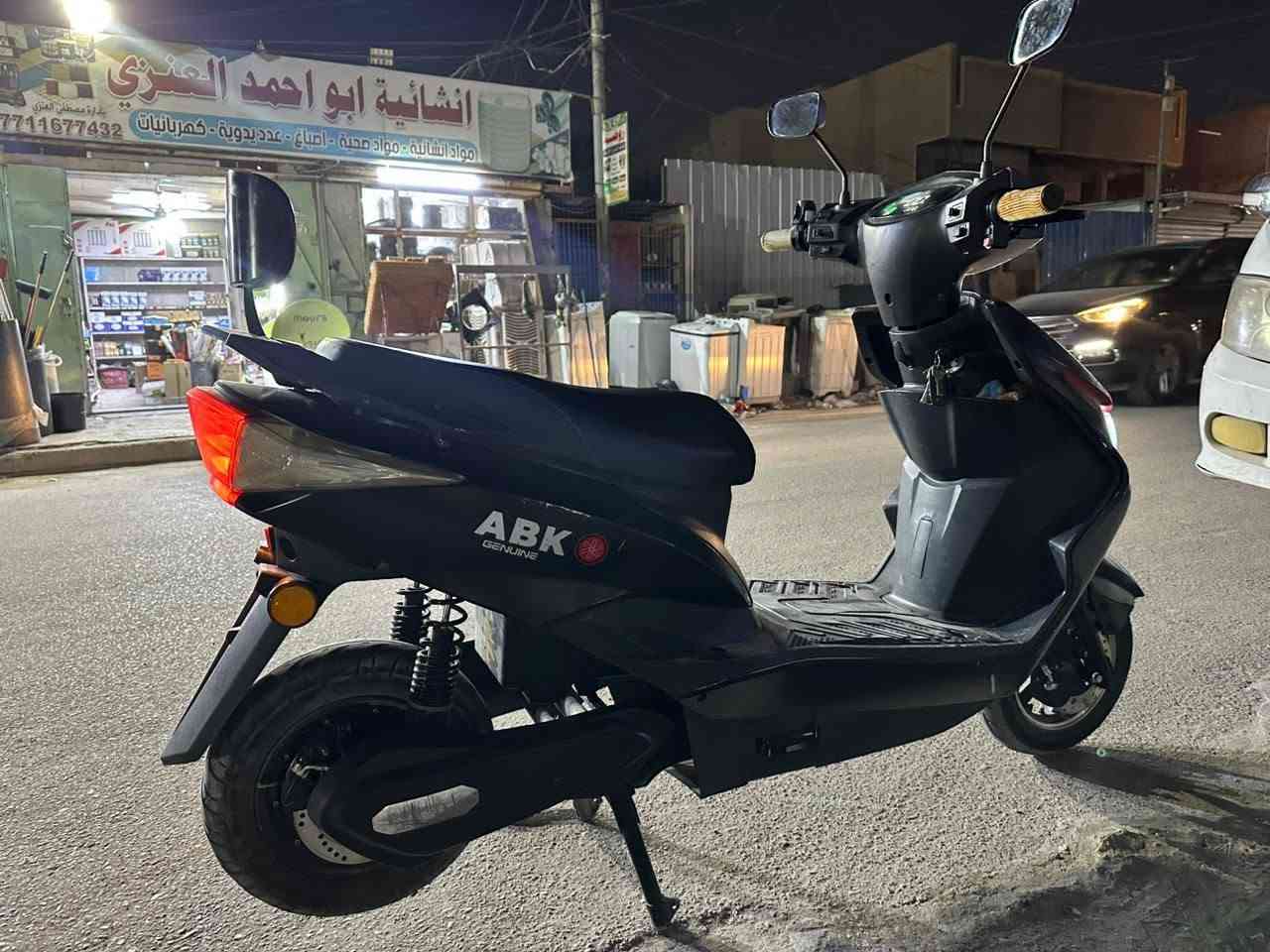 دراجه شحن تايوان 
1_ ملف 1500
2_ بطاريه ليثيوم 28 امبير 72 فولت
3_ سرعه 54 حقيقي 
4_ تشغيل عن بعد 
5_ موديل 2024

سعر الدراجه ٧٥٠ وبيها مجال شي بسيط 
هاتف / ***********  مكان بغداد
