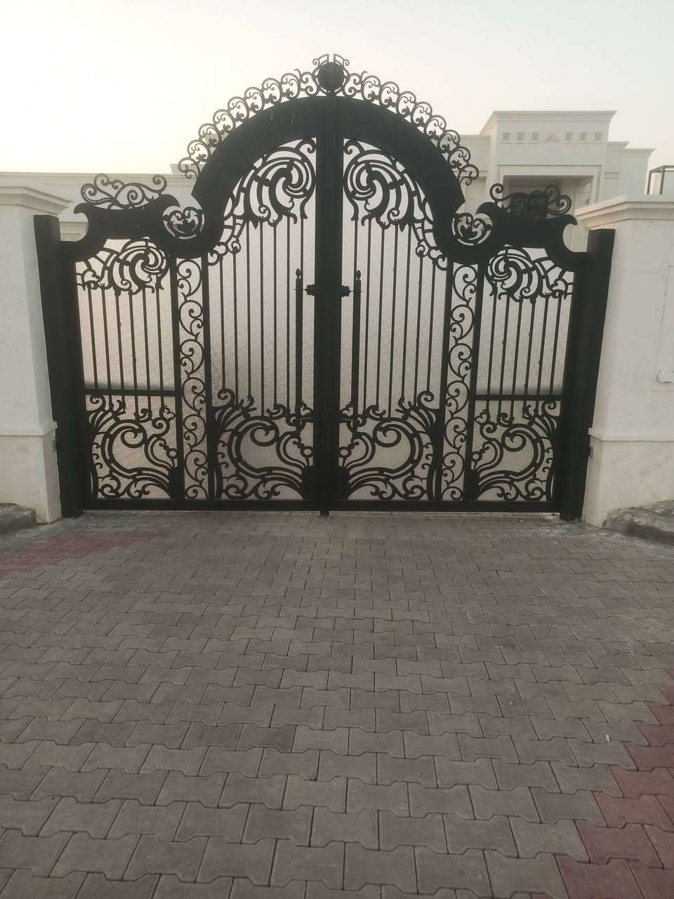 السلام عليكم يعلن معمل ارض بغداد عن عمل كافه الأعمال الحديديه الابواب والمسقفات شبابيك الحمايه والجملونات  وإمكانية استبدال ابواب المداخل بأبواب حديثه ابواب القاصه وبأشكال حديثه وعصريه بمواصفات عاليه جدا ودقيقه وحديد ثقيل من 2ملم فما فوق لل6ملم 
ابواب قاصه 
ابواب خارجيه 
سقايق حديثه 
كيسبان 
سندويج 
جملونات 
شبابيك حمايه 
سل ستيل 
اعمالنه جميعها شامله للصبغ والتشطيب والنصب نعمل في بغداد وجميع المحافظات 
***********
