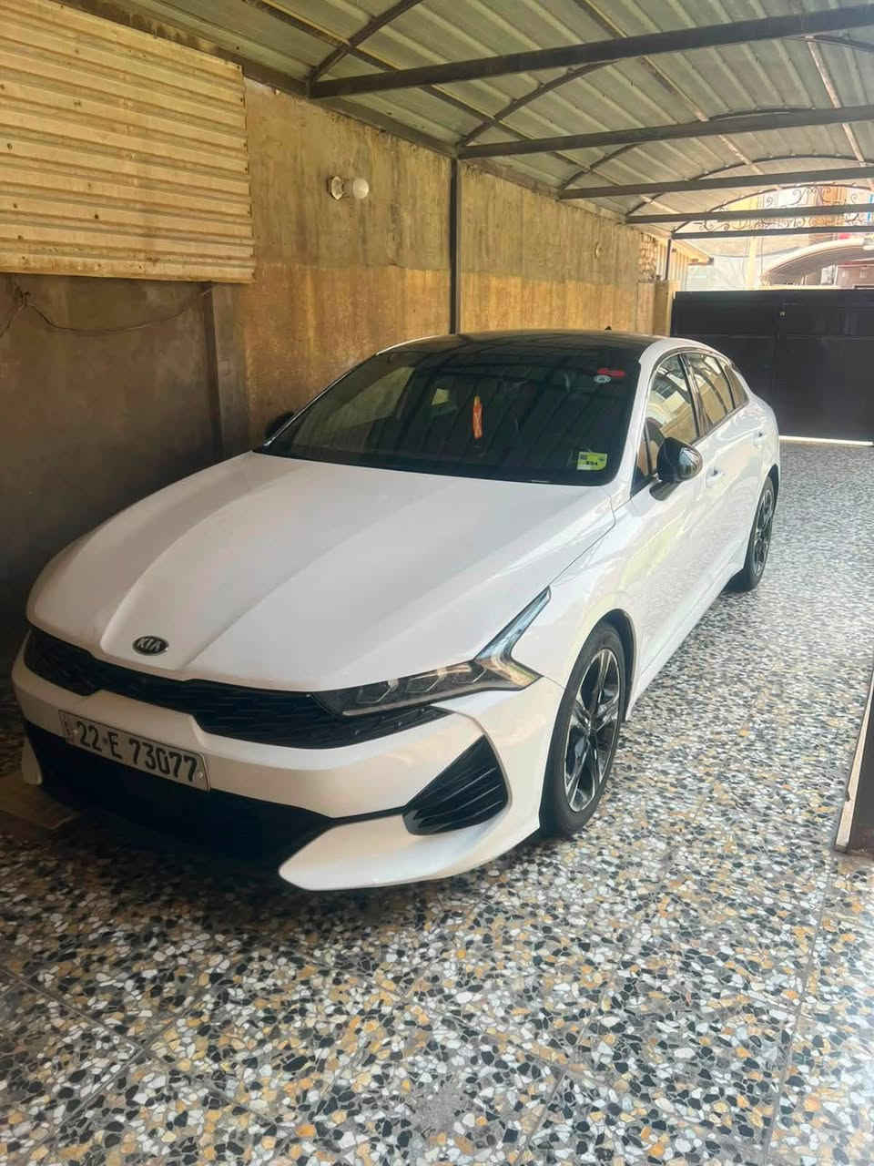 السلام عليكم K5 2021 فول مواصفات GT lin  داخل جلد شاشه كاربلي توقف ذاتي تحديد مسار وبانوراما محرك ١٦٠٠ تيربو حادثها امريكا فقط جاملغ سايق تبديل قطعه وحده فقط وهنا صار بيها بارد قليل بالجاملغ الخلفي عكس السايق موجوده صور الحادث بالمنشور والسونار هم بالمنشور رقم أربيل جديد سنويه وهزه جديده السياره بسمي ثاني يوم تحويل مكان بغداد الدوره *********** 
*********** الكورك بي واتساب السعر ١٥٨ وبيها مجال
