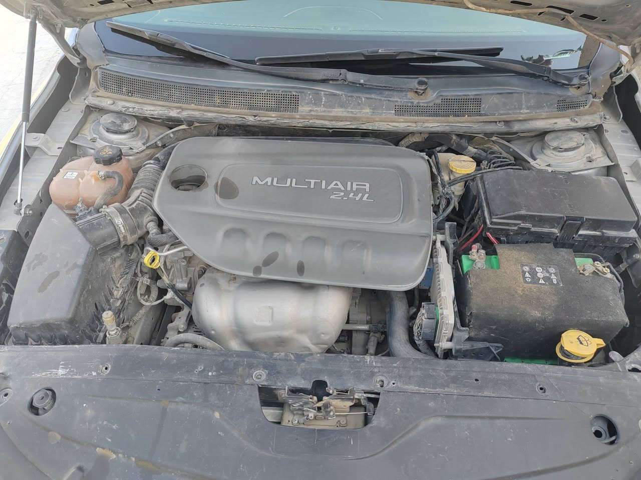 للبيع c200 سيارة جاهزه من كلشي كير مكينه حداديه تبريد كهربأيات كلشي شغال وعلى فحص مكينه 2400 سنويه جديده ل 2030 مداور ثاني يوم صور الحادث وسونار وي صور سعر 80 الاستفسار *********** مكان طريق كربلاء نجف
