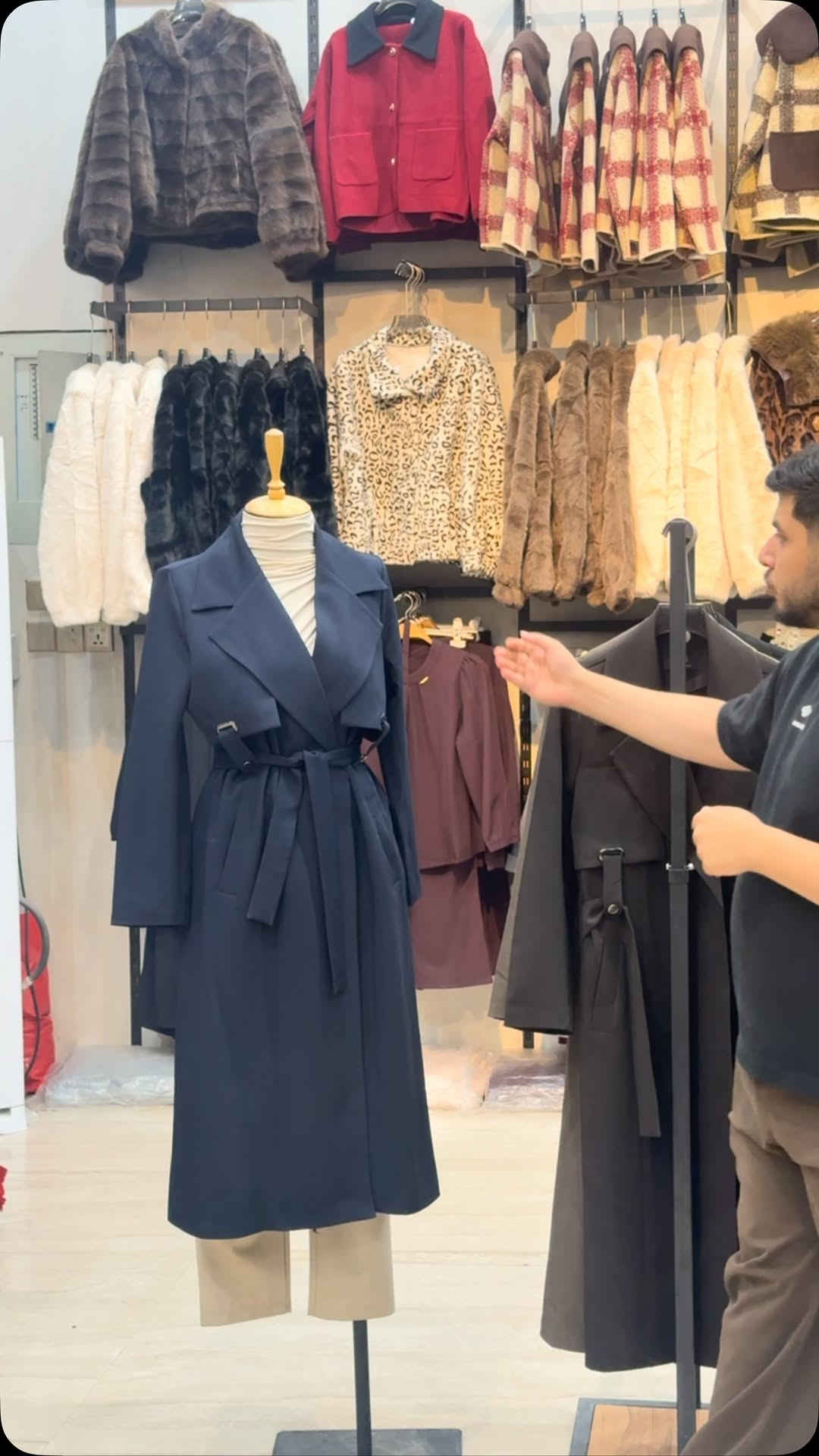 مانتو أنيق • مجمع ماركة • نهر الحجية